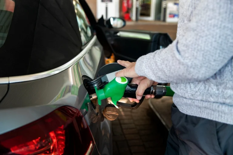 Read more about the article How to Maximize Your Fuel Efficiency and Save Money